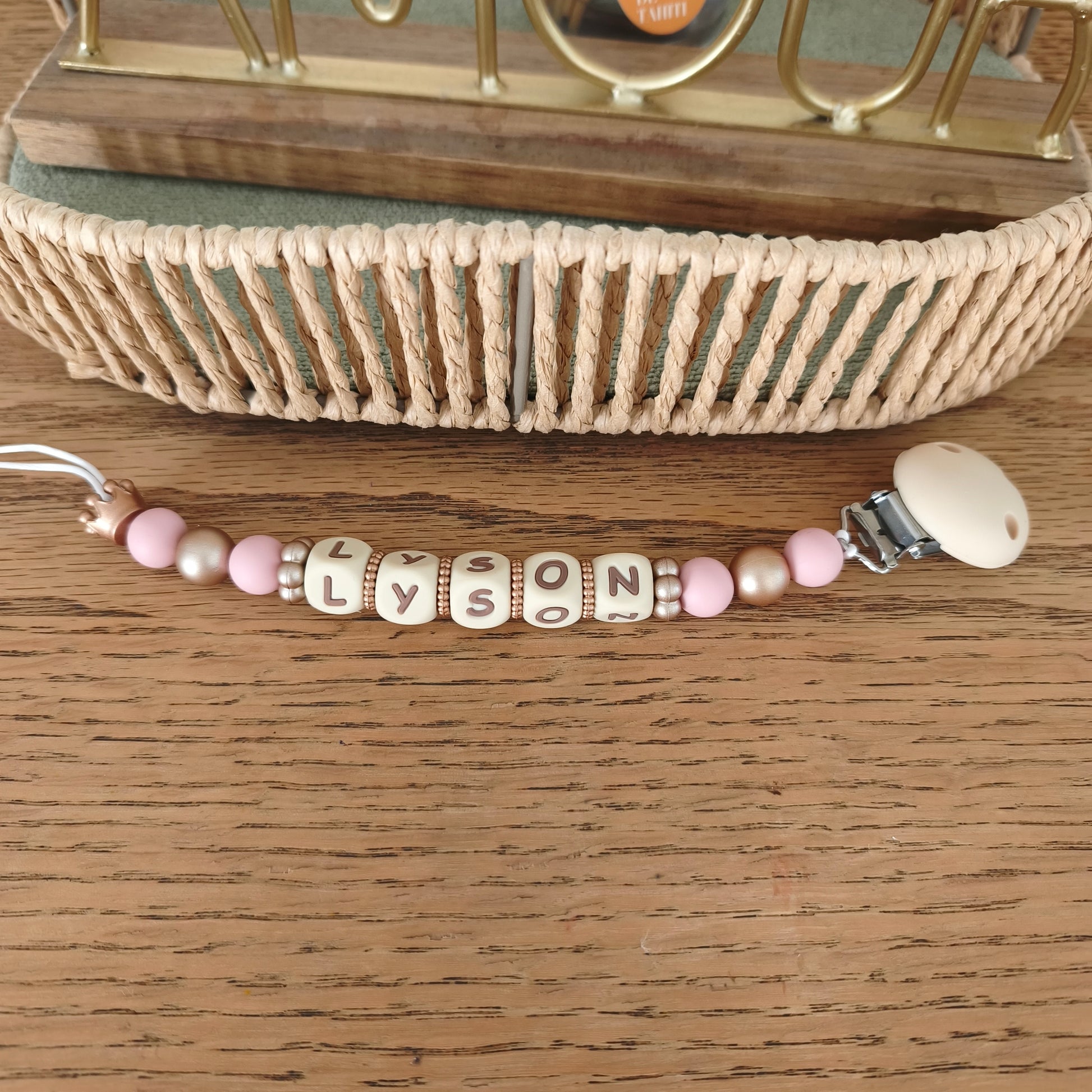 Attache tétine couronne